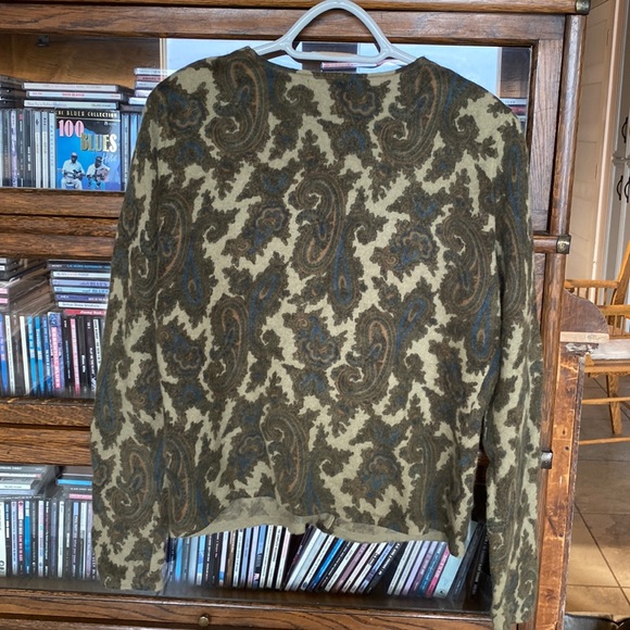 Classic “Carole Little” Wool Vee-neck Cardigan in Paisley Print -Size Large - Picture 2 of 7